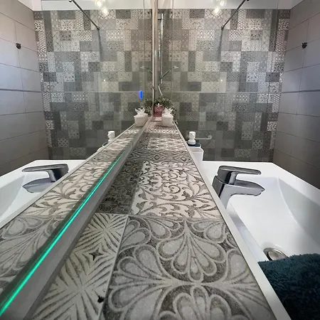 Paz Ocean View, 2 Air Conditioners, Wifi, Heated Pool Apartman *